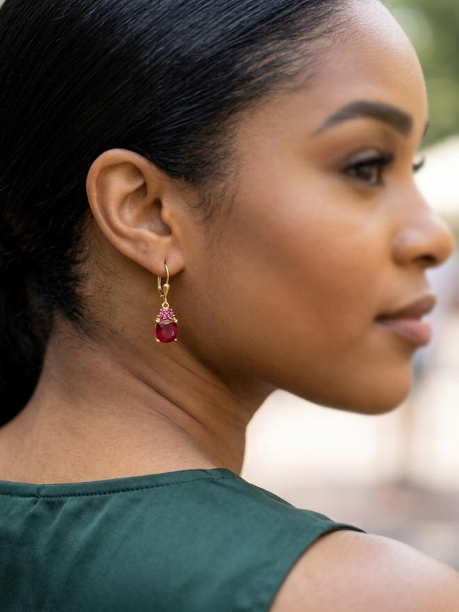 Elegant women’s earrings collection with gold, silver, hoops, studs, and statement earrings for everyday wear and special occasions