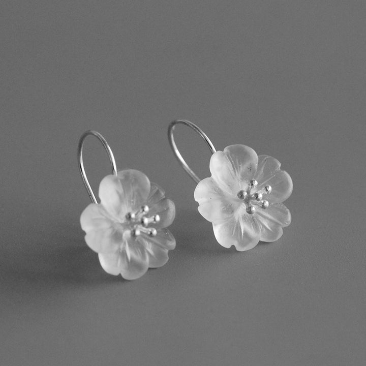 Pendientes colgantes de plata de ley con diseño floral para mujer