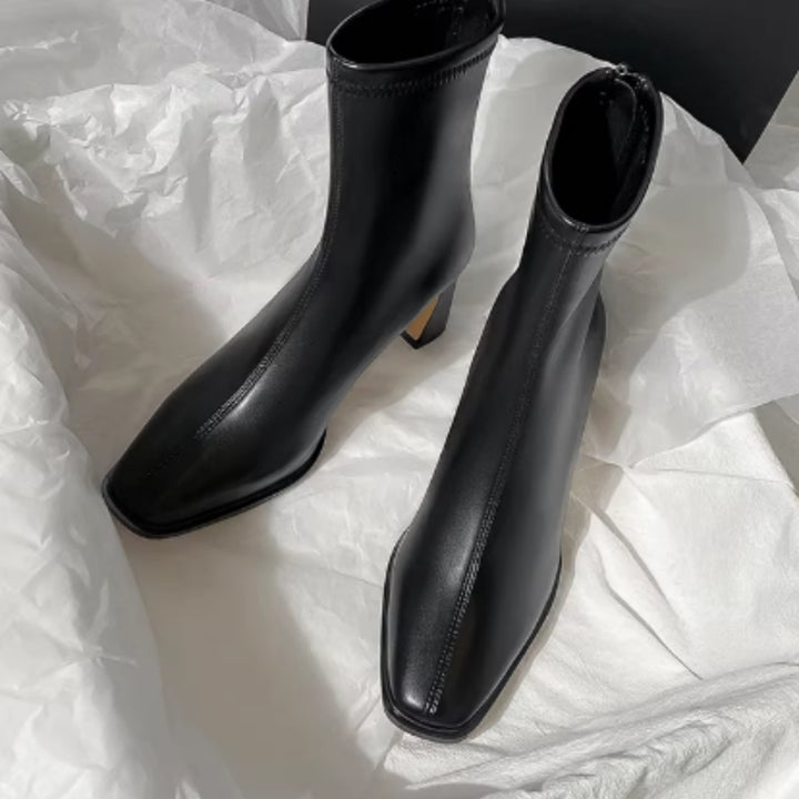 Botines de mujer nuevos de otoño e invierno en color café con tacón grueso de terciopelo