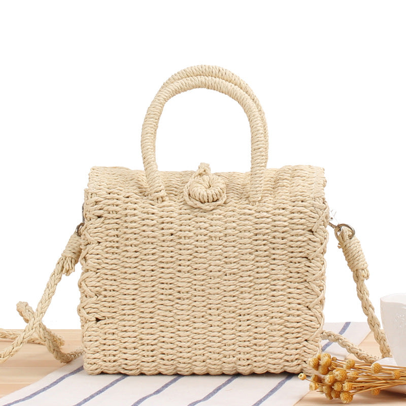 Bolso de paja informal para playa con correa cruzada