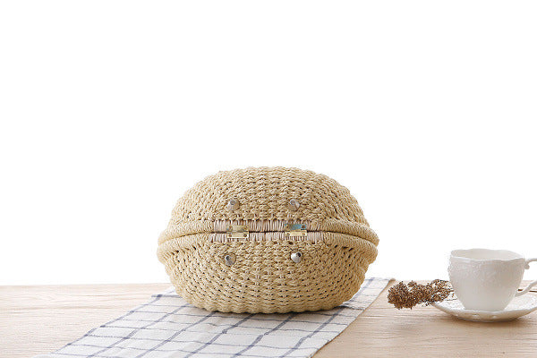 Sac à main élégant en rotin tressé pour les vacances