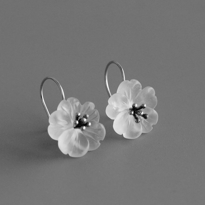 Pendientes colgantes de plata de ley con diseño floral para mujer