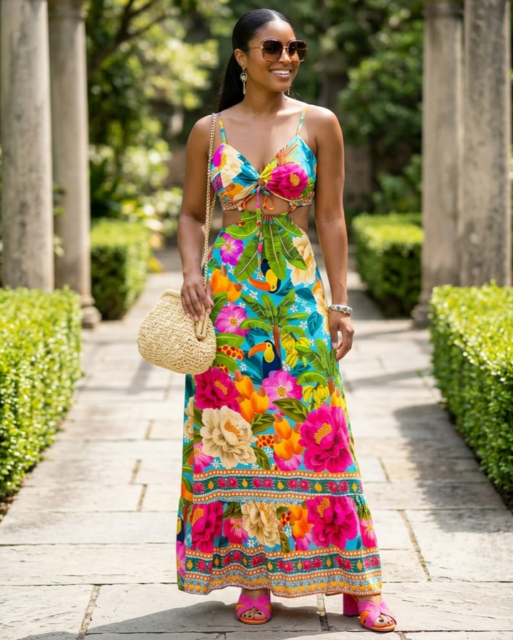 Vestido con top corto y cuello halter de estampado floral tropical