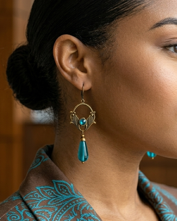 Vintage Court Style Carved Earrings Women Green Gem