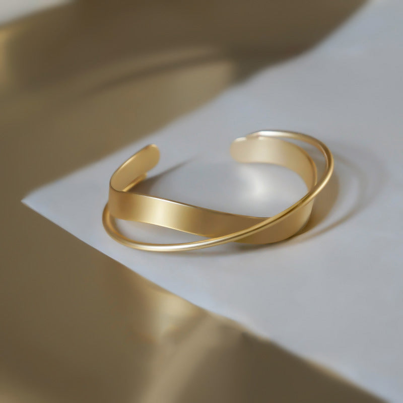 Pulsera de Brazalete Cruzado Geométrico
