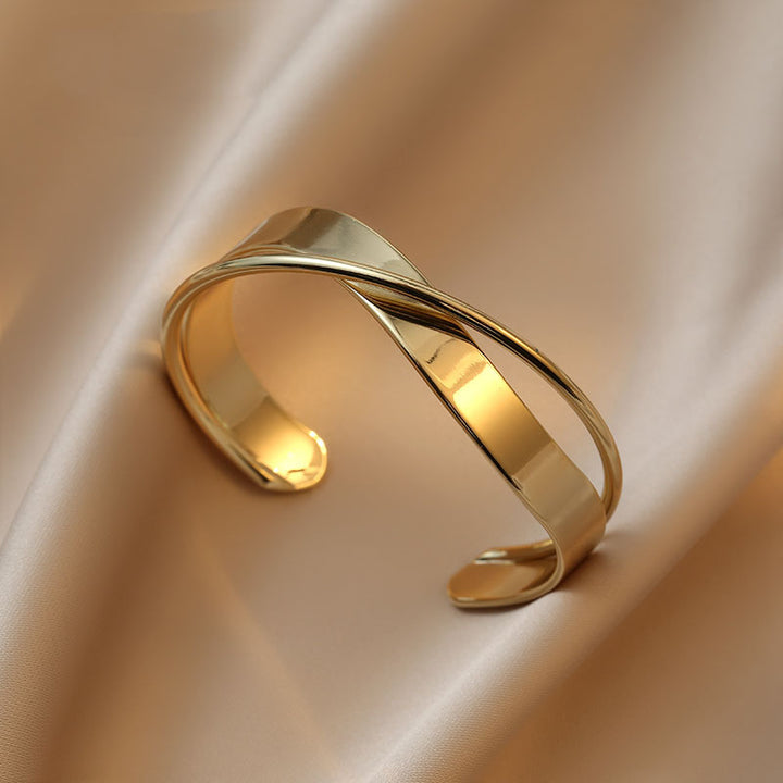 Pulsera de Brazalete Cruzado Geométrico