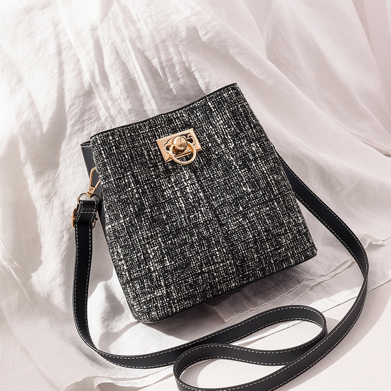 Large Capacity Single Shoulder Diagonally Slant Color Bucket Bag