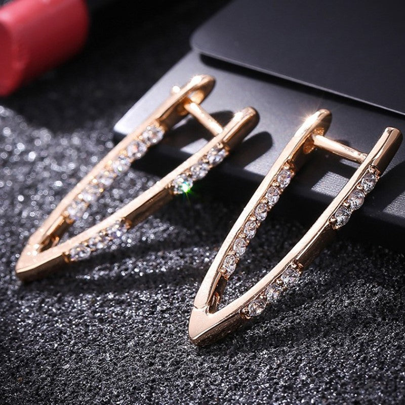 Pendientes Clásicos de Oro Rosa con Circonitas Brillantes