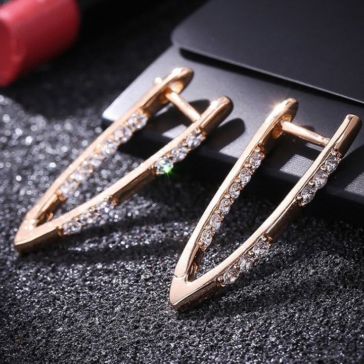 Pendientes Clásicos de Oro Rosa con Circonitas Brillantes