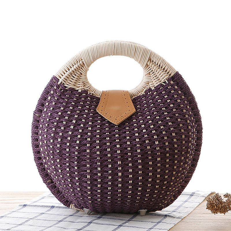 Sac à main élégant en rotin tressé pour les vacances