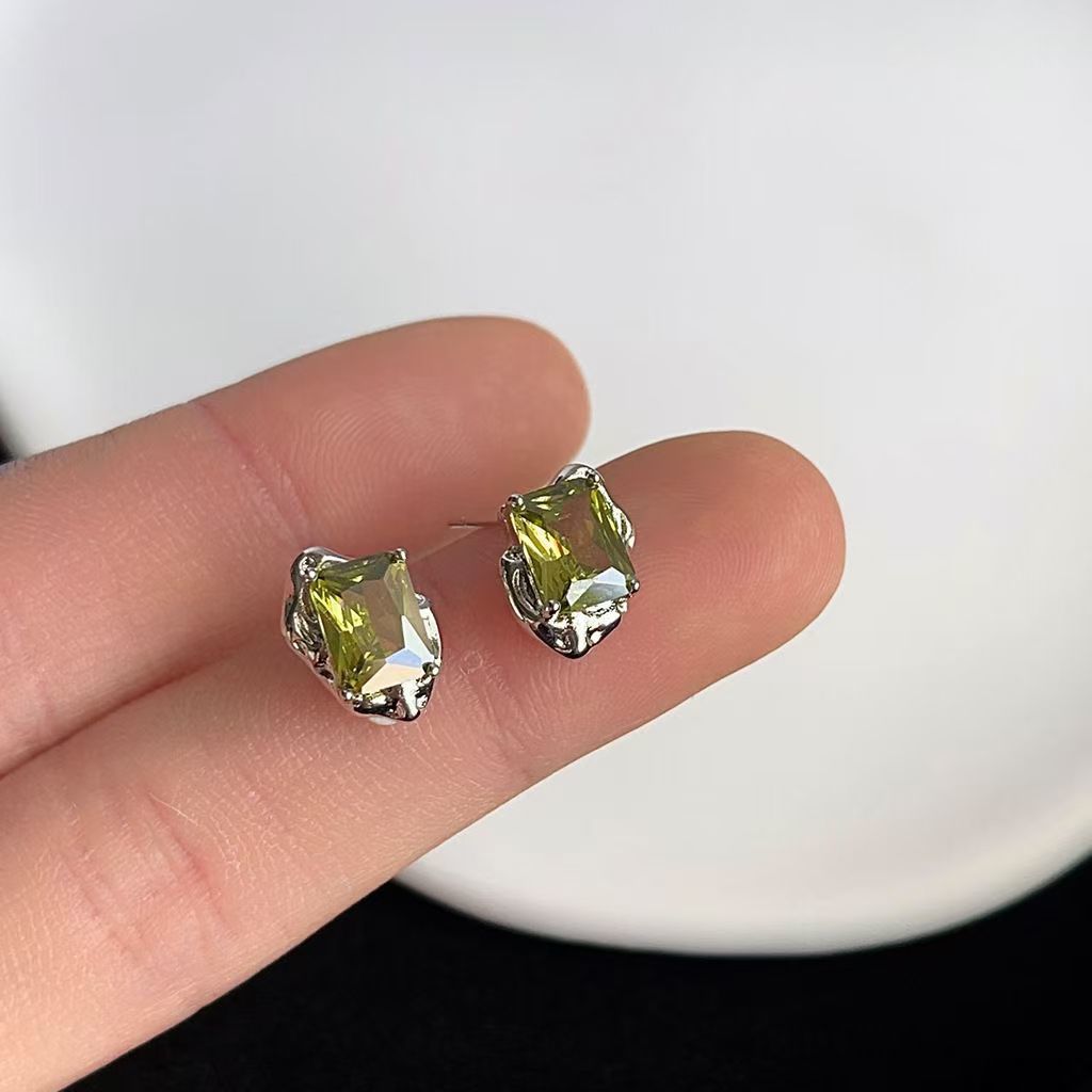 Pendientes de mujer con diseño de gota en verde oliva