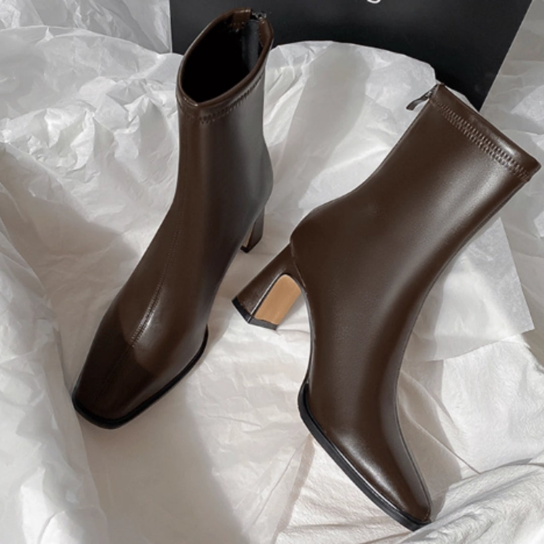Botines de mujer nuevos de otoño e invierno en color café con tacón grueso de terciopelo