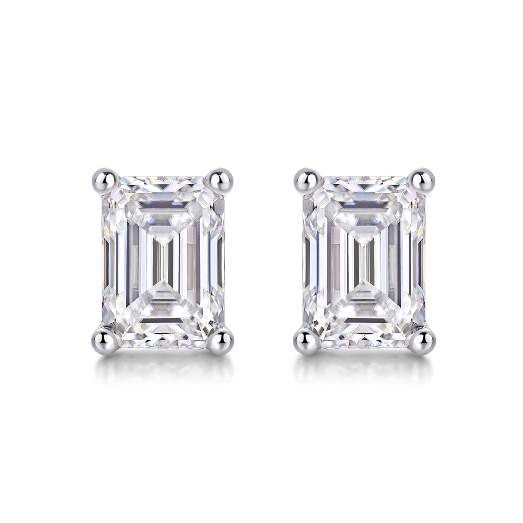 Top-quality Moissanite S925 Silver And Platinum-plated Stud Earrings.