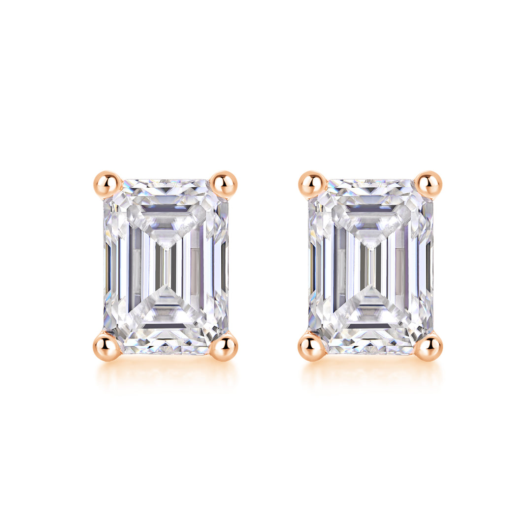 Top-quality Moissanite S925 Silver And Platinum-plated Stud Earrings.