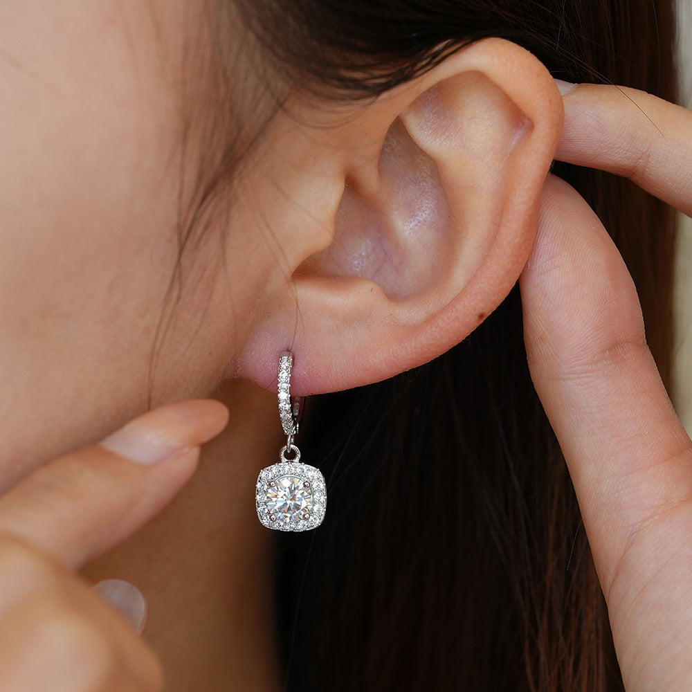 Pendientes cuadrados de plata con moissanita de lujo