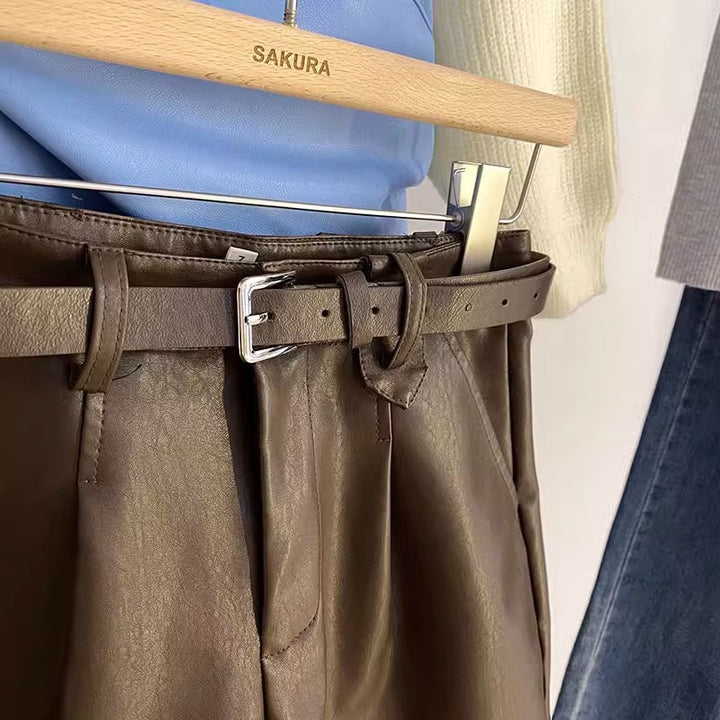 Pantalones cortos de piel sintética negra de corte A con pernera ancha