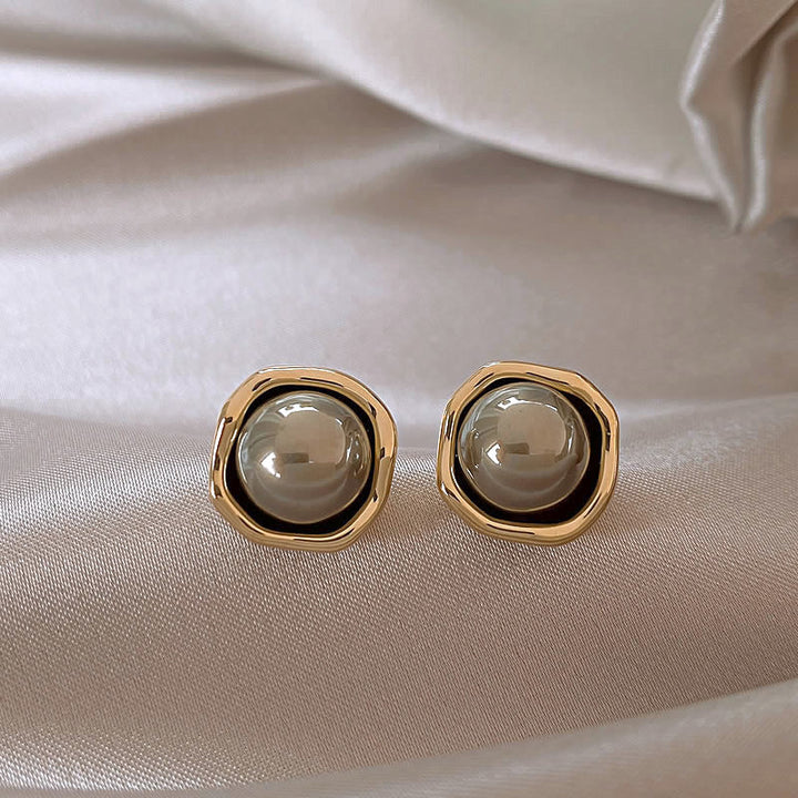 Pendientes de perlas grises elegantes para mujer