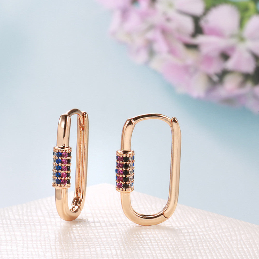 Pendientes de oro rosa con circonitas de colores a la moda